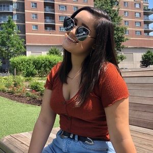 Meet your Posher, Marcella